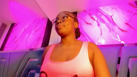 salem_rosee online show from March 18, 7:06 pm