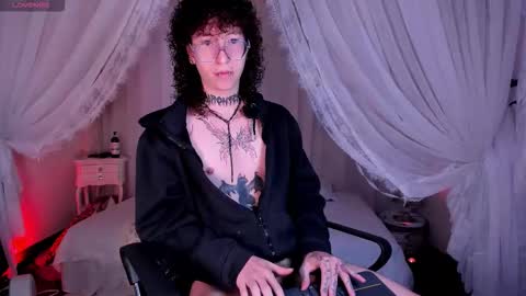 Sam online show from February 4, 5:08 pm