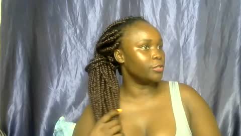 sally_bee1 online show from July 18, 12:31 pm