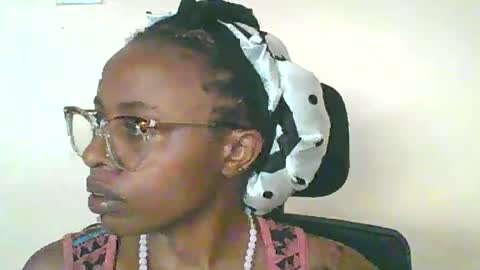 sallykim0 online show from June 18, 2:32 pm