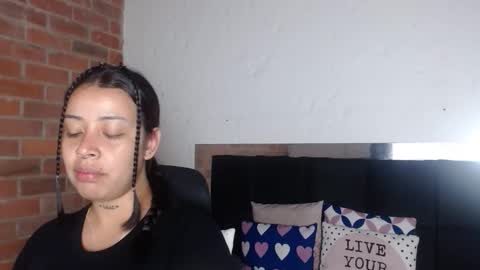 Snapshot of salome__hills chatting on March 28, 8:41 pm online show from March 28, 8:41 pm