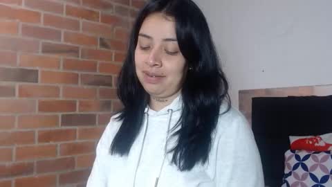   online show from December 5, 4:25 pm