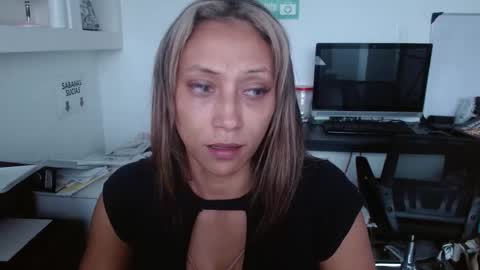 Snapshot of salome_drasin chatting on February 17, 12:56 pm salome_drasin online show from February 17, 12:56 pm