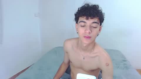 sam__cute online show from October 1, 7:36 am