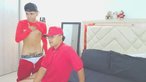 sam_tnt9 online show from May 23, 12:31 pm
