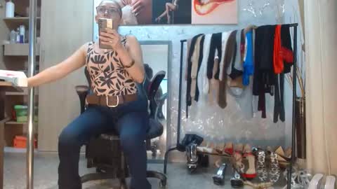 Snapshot of samanta_brownn_ chatting on April 25, 11:13 am samanta online show from April 25, 11:13 am