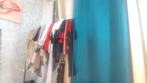 Snapshot of samanta_brownn_ chatting on May 7, 11:04 am samanta online show from May 7, 11:04 am