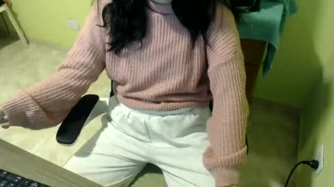 Snapshot of samantha_699 chatting on July 4, 11:27 am samantha_699 online show from July 4, 11:27 am