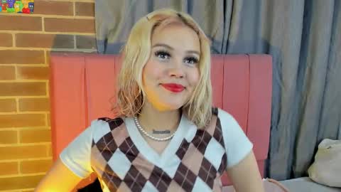 samantha_browwnn online show from February 5, 5:23 am