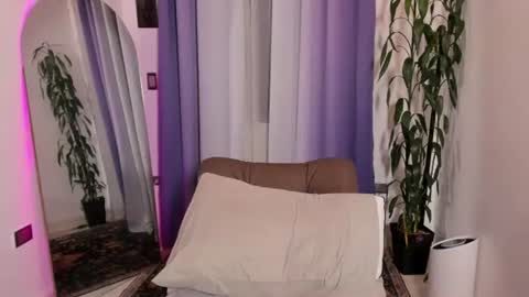 Samantha Ferrec online show from July 14, 2:05 am