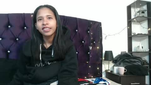 lizzy online show from December 25, 8:18 am