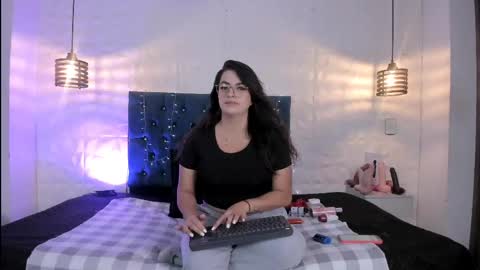 samantha_foxyy online show from May 20, 10:21 am
