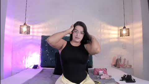Snapshot of samantha_foxyy chatting on June 18, 11:36 am samantha_foxyy online show from June 18, 11:36 am