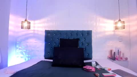 Snapshot of samantha_foxyy chatting on July 5, 10:55 am samantha_foxyy online show from July 5, 10:55 am