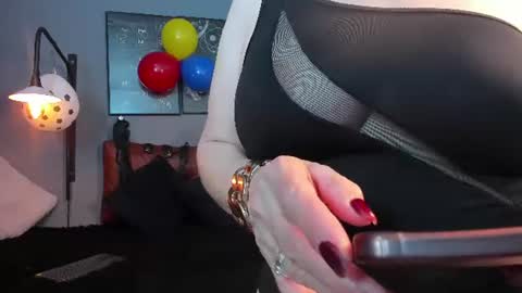 Sam online show from June 18, 2:23 am