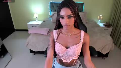 Snapshot of samantha_spike chatting on June 17, 1:30 am Samantha online show from June 17, 1:30 am