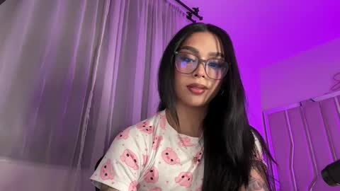 Samantha Bernardo online show from April 19, 5:18 am