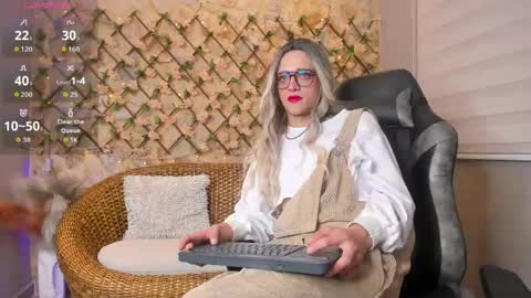 samanthadiiamond online show from May 19, 8:37 pm