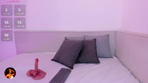 samara_hale online show from December 22, 7:33 pm