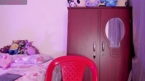 Samara is my name a pleasure delighted that you are here leave your thumb up it is important to me online show from May 12, 3:47 am