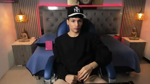 Snapshot of samblack_ chatting on February 20, 12:49 pm Sam online show from February 20, 12:49 pm