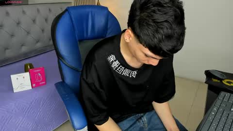 Sam online show from April 14, 4:02 pm