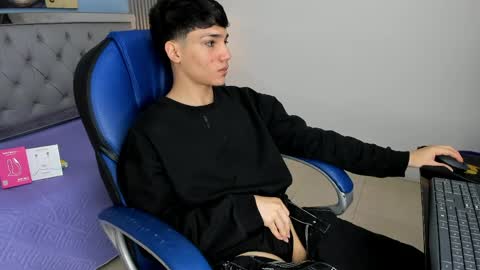 Sam online show from April 15, 12:45 pm