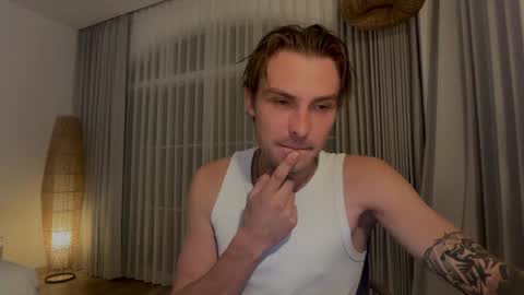 Snapshot of samblitzy chatting on July 12, 9:50 pm samblitzy online show from July 12, 9:50 pm