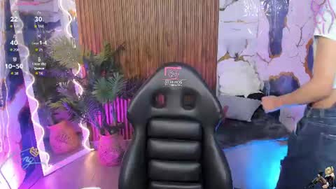 sam online show from June 18, 4:46 am