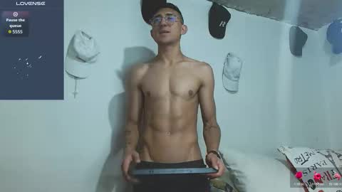 Snapshot of samfox_ chatting on March 2, 11:28 am SAM online show from March 2, 11:28 am