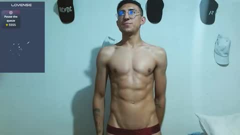 Snapshot of samfox_ chatting on March 4, 11:16 am SAM online show from March 4, 11:16 am