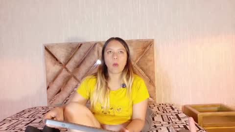 Snapshot of sami_1_8 chatting on June 25, 8:35 pm Samy online show from June 25, 8:35 pm