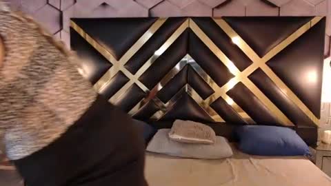 Snapshot of samira_lennox chatting on July 7, 7:40 pm SAMIRA online show from July 7, 7:40 pm