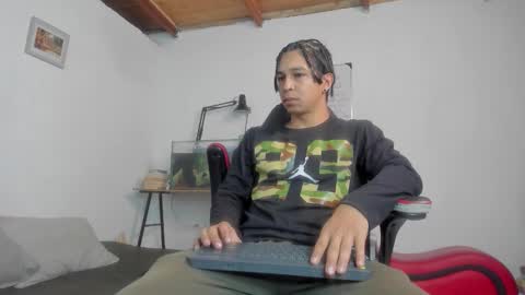 Snapshot of sammy_and_mike_ls chatting on February 2, 11:09 am Sophie y Mark online show from February 2, 11:09 am