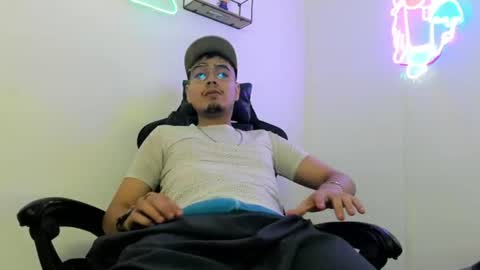 samu_leniz online show from August 7, 3:58 pm