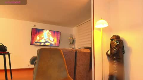 Hello I am absent due to a family calamity I will return soon-hola estoy ausente por un problema familiar volvere pronto. online show from April 21, 2:51 am