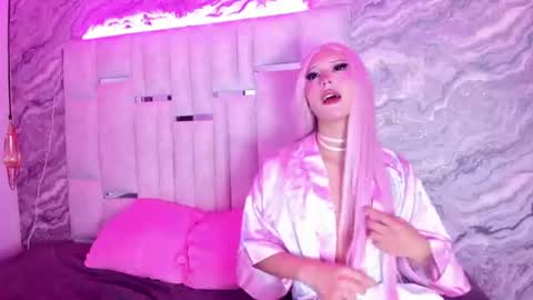 Snapshot of sandieluxx chatting on July 14, 1:28 pm sandieluxx online show from July 14, 1:28 pm