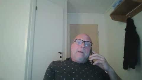 Snapshot of sandnesrune523 chatting on January 15, 1:59 pm sandnesrune523 online show from January 15, 1:59 pm