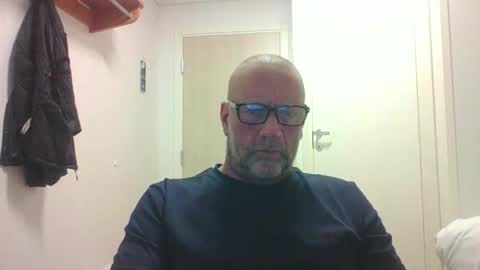 Snapshot of sandnesrune523 chatting on February 18, 6:04 pm sandnesrune523 online show from February 18, 6:04 pm