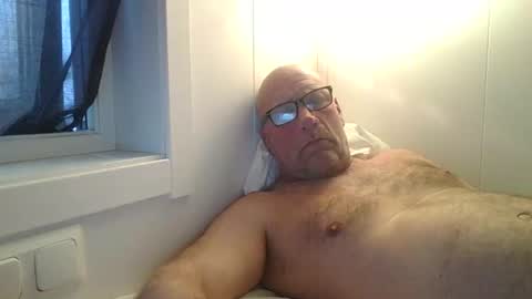 Snapshot of sandnesrune523 chatting on March 11, 6:19 am sandnesrune523 online show from March 11, 6:19 am