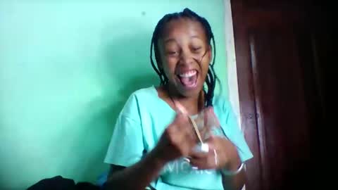 sandra1253099 online show from April 15, 8:09 pm