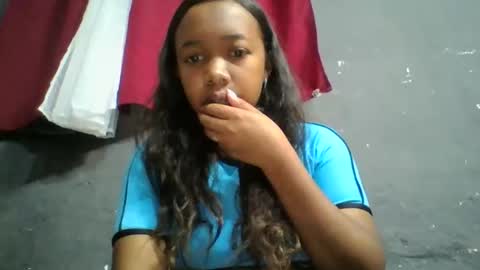 Snapshot of sandriana26 chatting on March 20, 5:45 am sandriana26 online show from March 20, 5:45 am