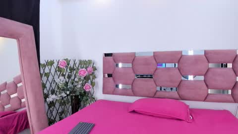 Snapshot of sandy_scoot chatting on March 18, 12:19 pm sandy_scoot online show from March 18, 12:19 pm