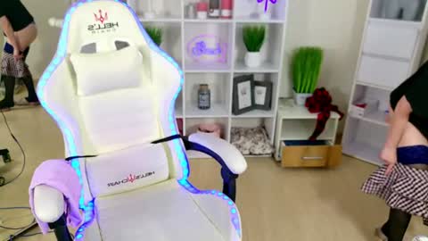 sandyways online show from July 24, 1:31 pm