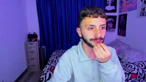Snapshot of santi_mateo chatting on April 19, 2:44 am Santi online show from April 19, 2:44 am