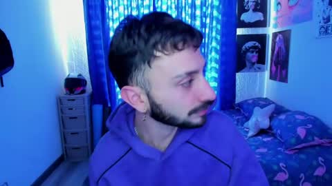 Snapshot of santi_mateo chatting on April 20, 7:15 pm Santi online show from April 20, 7:15 pm