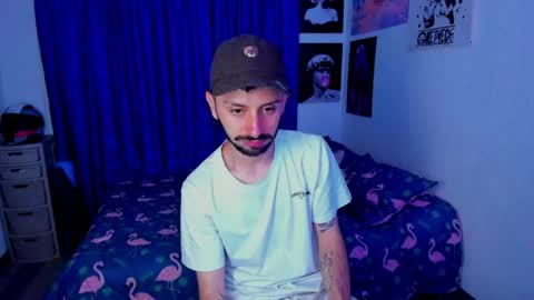 Snapshot of santi_mateo chatting on April 23, 3:30 am Santi online show from April 23, 3:30 am
