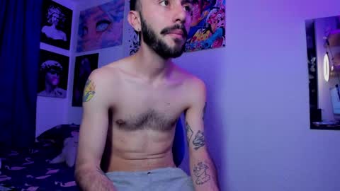 Snapshot of santi_mateo chatting on April 25, 11:46 pm Santi online show from April 25, 11:46 pm