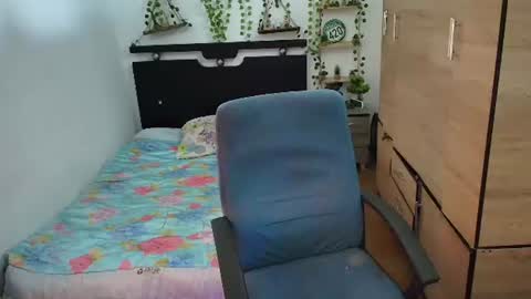 santi_ss online show from July 3, 3:29 pm