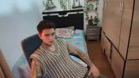 santi_ss online show from July 4, 4:46 pm